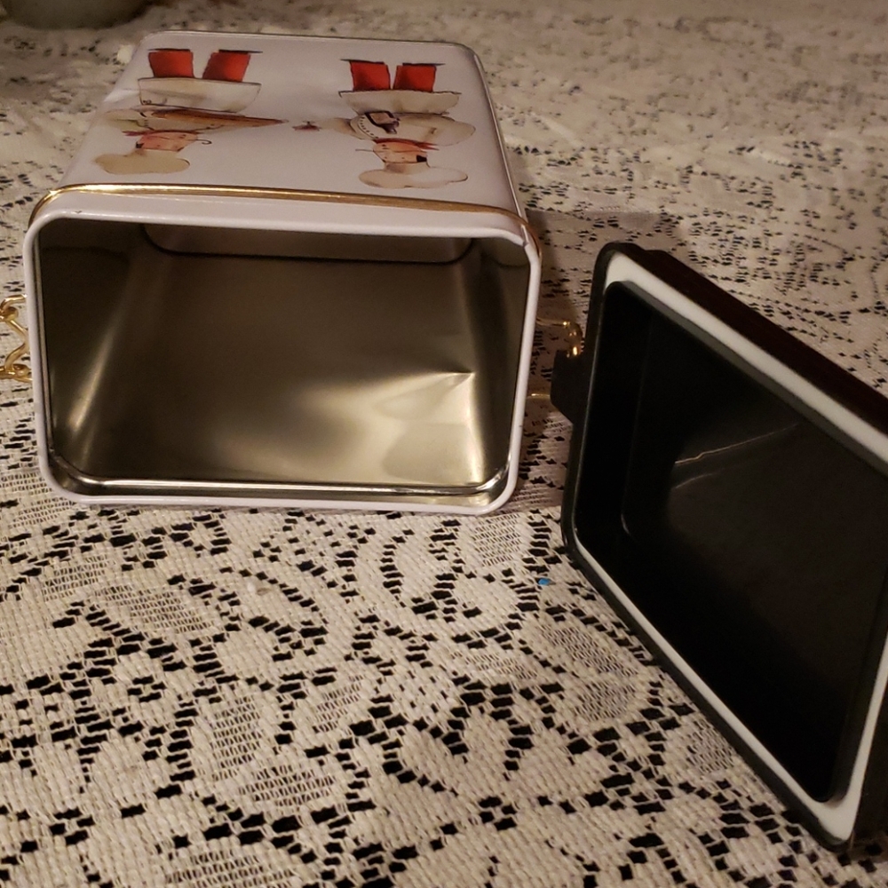Chef Themed Tin Canister with attached lid. - Picture 5 of 6